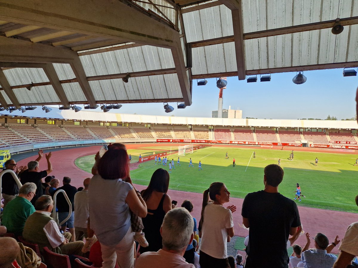 Roylovesfooty's tweet photo. @SD_Compostela @SestaoRC @el_partido_es @elpozo1rfef @Jordyt1992 @TerraceEdition SD Compostela's ground is only 33 years old but there are still memories of their glory years in La Liga, between 1994 and 1998, with Lubo Penev as their star player. The floodlights of this ground are to die for. 

#Groundhopping #Groundhopper #Terraceedition https://t.co/2xuaHB5Nt4