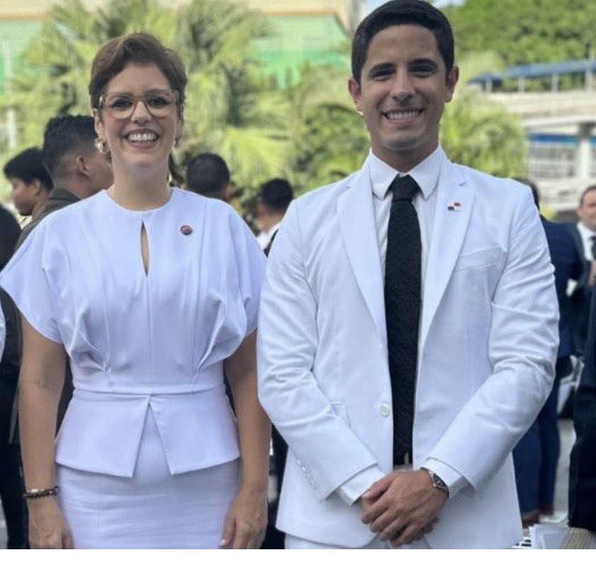 camachocastro's tweet photo. MENSAJE SENSATO Y CLARO: La colega Grace Hernández ayer y el colega Pérez Barboni hoy en Debate Abierto Dominical, dieron las respuestas más honestas y sensatas, cuando les preguntaron sobre su opinión sobre diálogo. entre Martinelli y Lombana. El sentido de lo dicho por ambos, es que anormal sería que no hubiese conversaciones entre lideres políticos, que importante es que se habla, no quienes hablan; yo suscribo eso también.

Grace fue más demoledora: “Camacho y yo dialogamos siempre en la Asamblea”. Yo confirmo eso, y que hablamos no de alianzas, sino de que podemos hacer juntos en ese importante Órgano del Estado, para ayudar a resolver los problemas de los panameños y que el país progrese.
