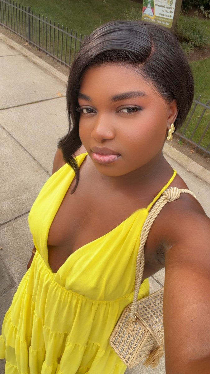 prettybadgyal99's tweet photo. Dressed like sunshine, living like a dream. 💛🌊✨
#Newpost #afternoon #SaturdayArchiveDrop https://t.co/qzTvgHYn01