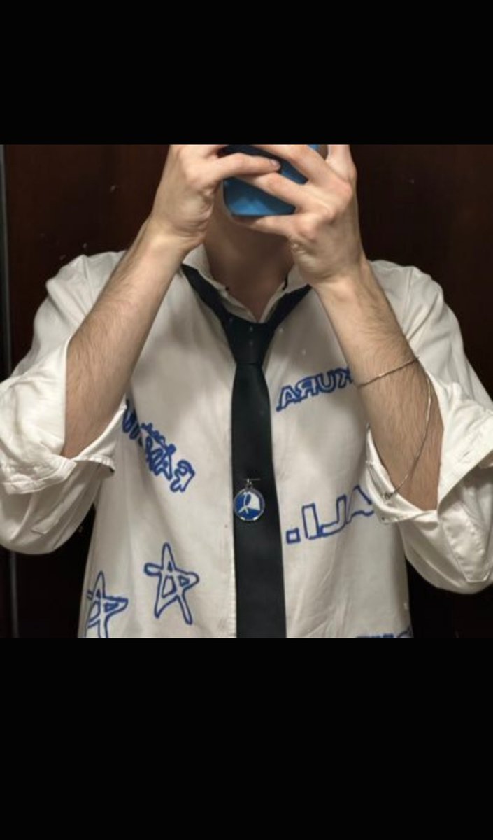 treefi_'s tweet photo. @Joepsi Y como pensas conectar dos neuronas si tenés esta foto de perfil? Jaja https://t.co/BqAdhbNfvI