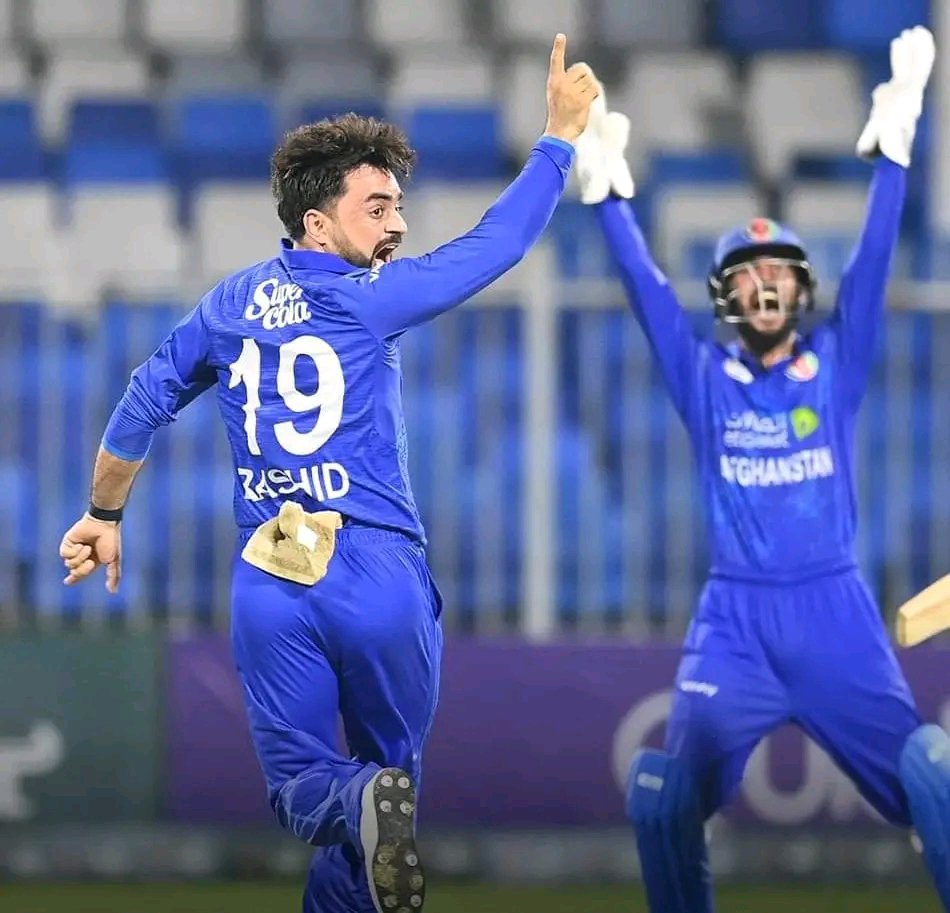 CricUpdate58494's tweet photo. #OnThisDay in 2024, Rashid Khan became the first bowler to take ODI 5-Wicket haul on Birthday(5/19)💥
Previous Best figures: (4/12) Vernon Philander against Ireland in 2007
#RashidKhan #AFGvsSA https://t.co/5wr9GFjo8r