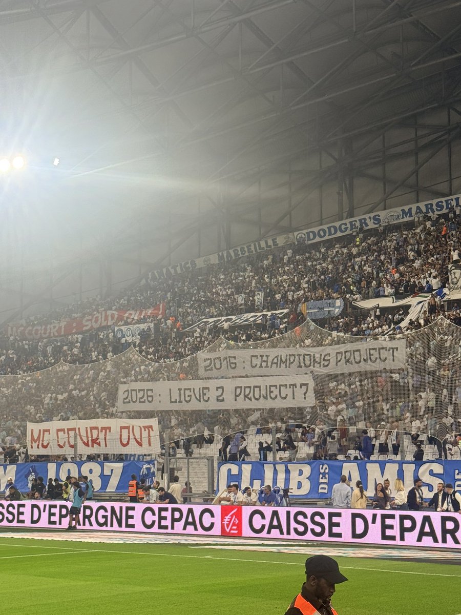 ActuO_M's tweet photo. Le message du CAOM pour Frank McCourt !

(📸@Theo_SBOM) #OMPSG #TeamOM https://t.co/iUivvpFTkE