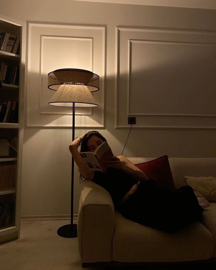 ephhemere's tweet photo. nights at home https://t.co/L5TBpAZIn5