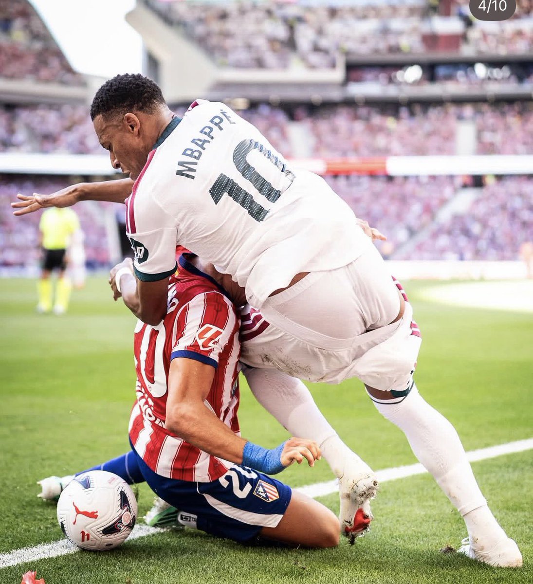 Barcilona44's tweet photo. 😂😂😂😂 Gualiano vs The general Dictator Mbappe https://t.co/0IL40aJ6Ed