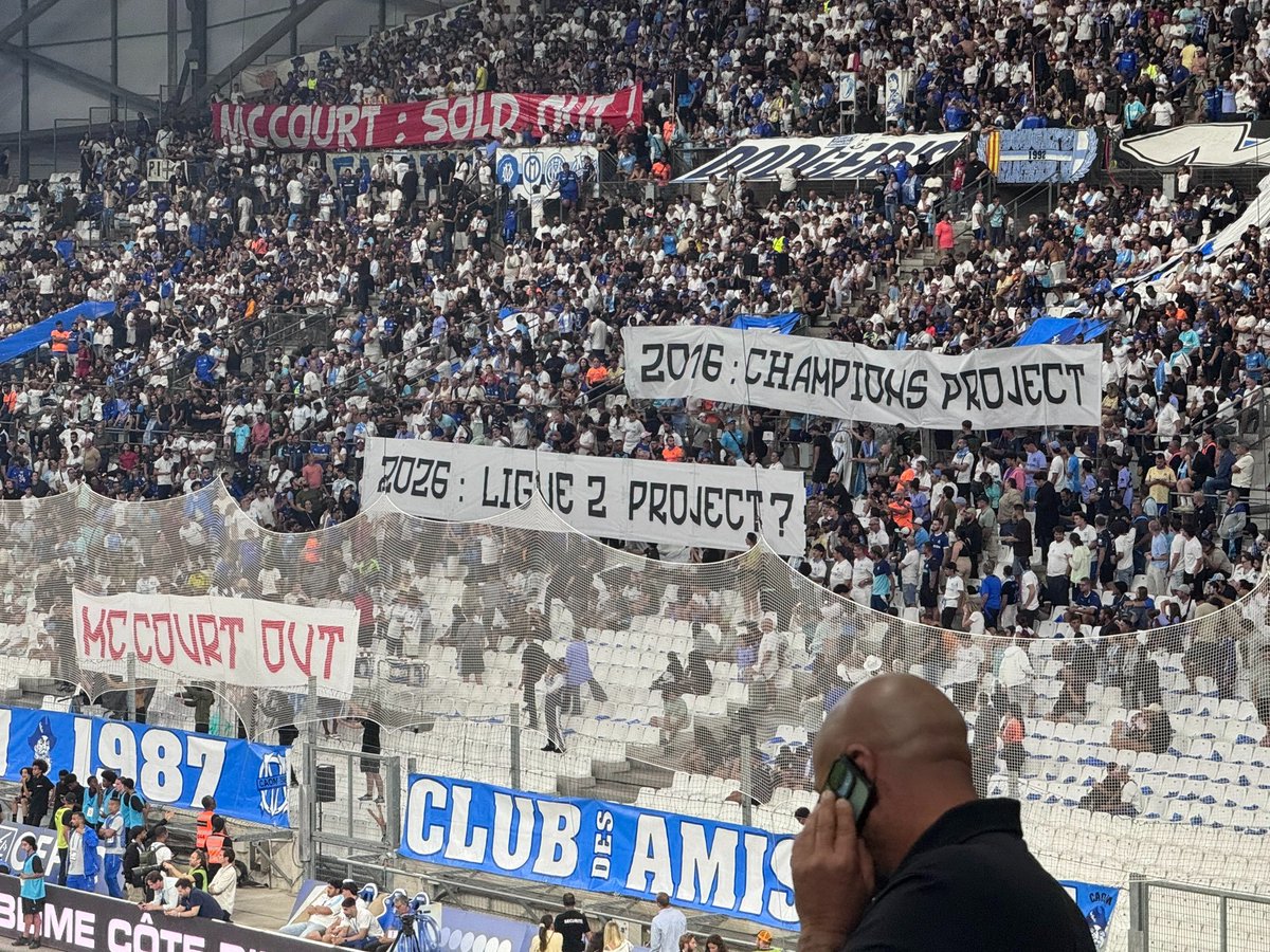 Vincent_1393's tweet photo. Visiblement McCourt est visé...

📸 @TopLu28__ https://t.co/NfcR5Lp07f
