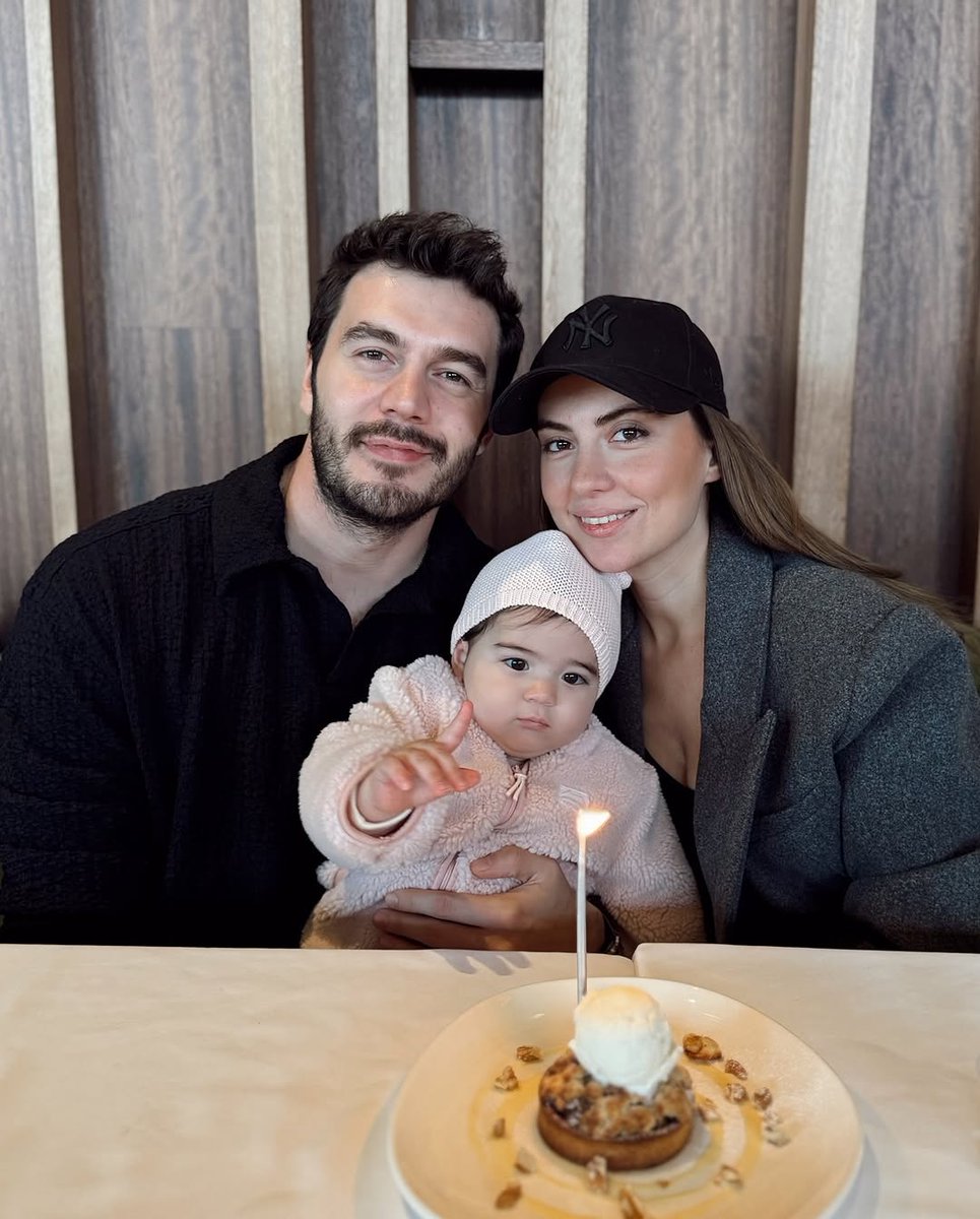 nehamelisha's tweet photo. İyi ki doğdun ❤️ bu sene kızımızla ilk defa pastanı üfledin.. sağlık ve huzur dolu nice yıllar❤️ seni çok seviyorum(z)🤍 https://t.co/GLDuHZahhq