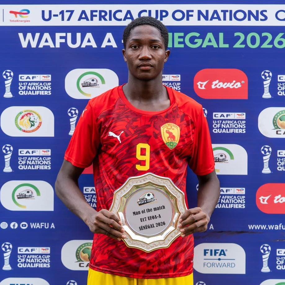 MedSesayMS's tweet photo. 🚨OFFICIEL ! BOUBACAR DIALLO ÉLU HOMME DU MATCH !
Auteur d’un doublé contre le Liberia, l’attaquant a été désigné homme du match.
Boubacar Diallo évite à la Guinée un coup de massue reçu contre le Sénégal et permet au pays de retrouver la CAN U17 après 5 ans.
#medsesay #MS25 https://t.co/CINRRTEnuf