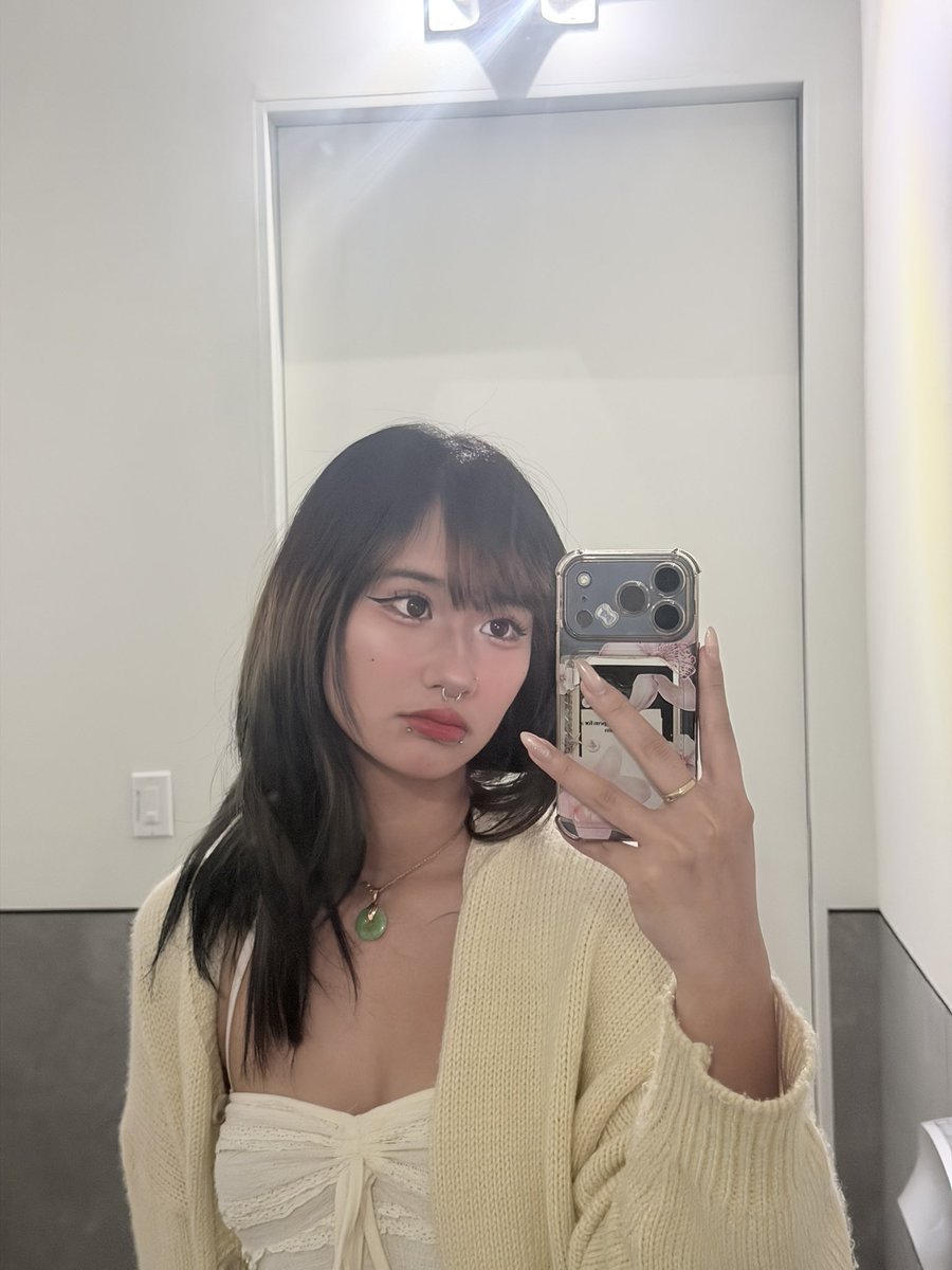 gard3nofedyn's tweet photo. fumbled https://t.co/YSmEPdugbQ