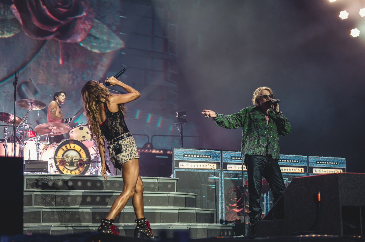 carrieunderwood's tweet photo. Yet another amazing show from @gunsnroses …this time in #Atlanta @TruistPark!!! 🔥🔥🔥 Thanks, @axlrose   @DuffMcKagan @Slash @dizzycreed #richardfortus #isaaccarpenter and the whole crew for having us and for letting me try and keep up on stage! You are always so kind! ❤️ you all forever!