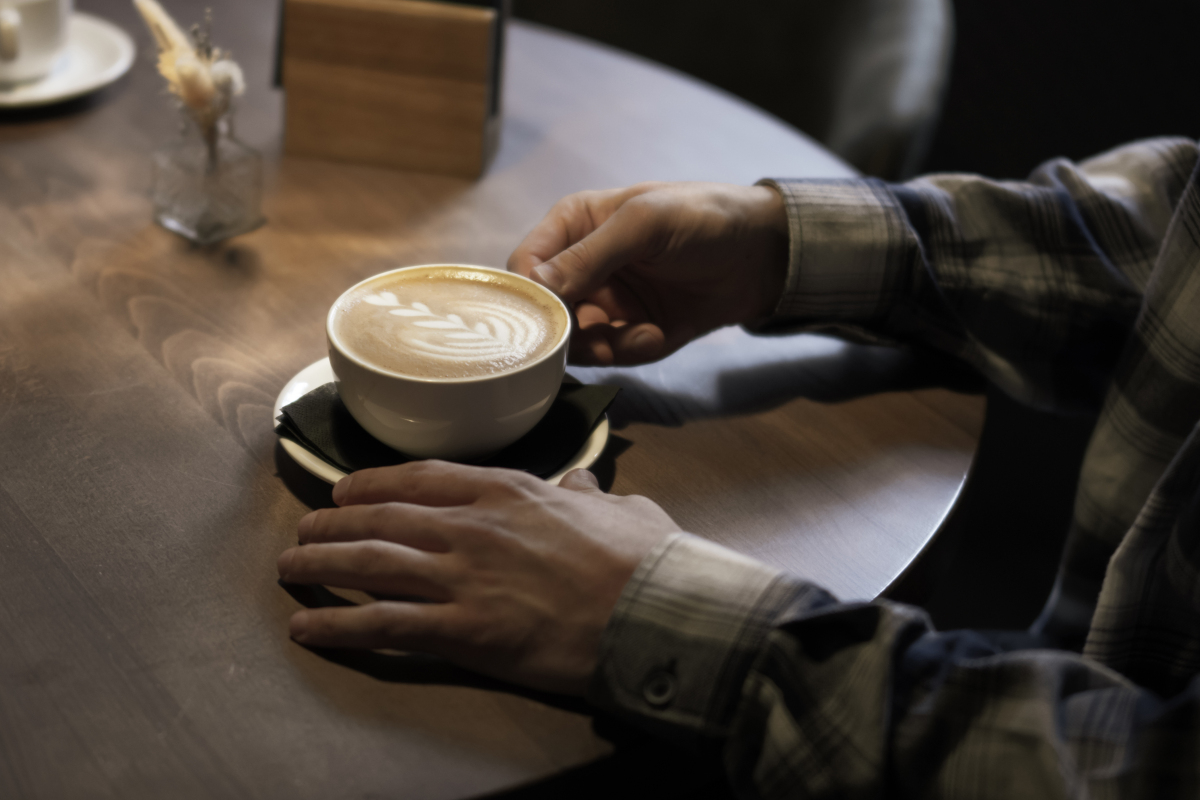 ambeb424072's tweet photo. Just grabbed my morning coffee and walked past a neighbor—we shared a quick smile and waved, small moments that make a day brighter!， https://t.co/nOkr87C8mm
