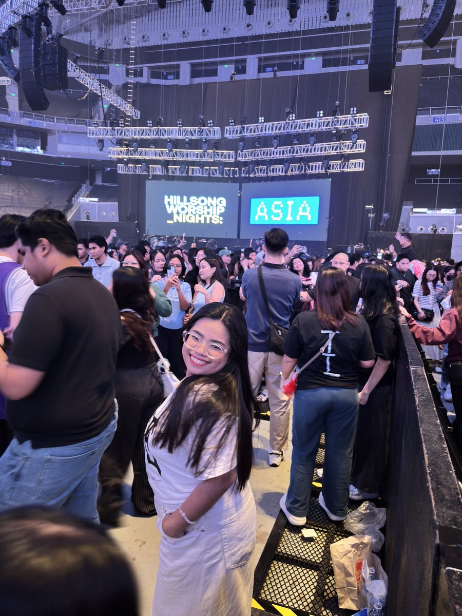 anjanelleee's tweet photo. celebrated my 26th @ Hillsong Worship Night🤍🤍

No better place to be than where He is. Thank You, Jesus, for another year. ✨ https://t.co/LYzmN1liUX