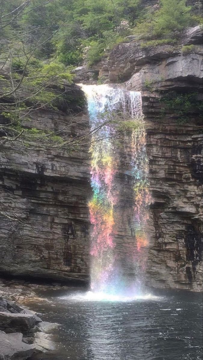silenttearthh's tweet photo. Nature's Rainbow Waterfall https://t.co/k0z3iWllhw