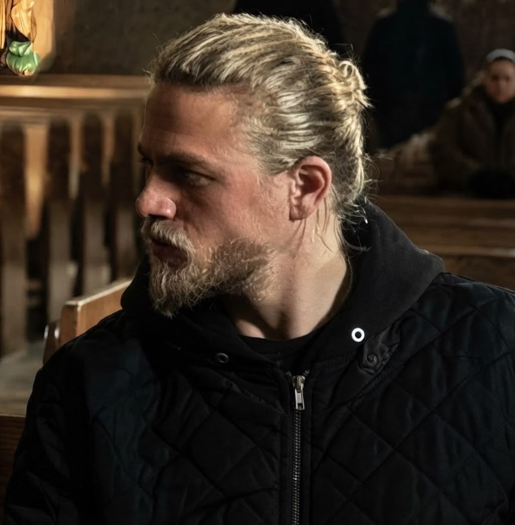 NinaLovesParis9's tweet photo. My favorite blond, bearded, bunned Brit. In signature blue. 💕 https://t.co/uFtBR1q7FW