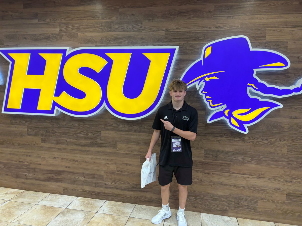 SteveRCannatt43's tweet photo. Hardin‑Simmons brought the energy and backed it up with a win. Thank you @HSUCowboys @CoachGGlynn @MattMitchellHSU and @CoachFloydHSU for the invitation and having me for a Game Day Visit. Proud to be there. Cowboy Up. Hooyah. #OneStandard #Attack #NoQuit #LockedIn
@Cedar_ParkFB @CoachQCPProud @AllenMarrow @nadnerbmac