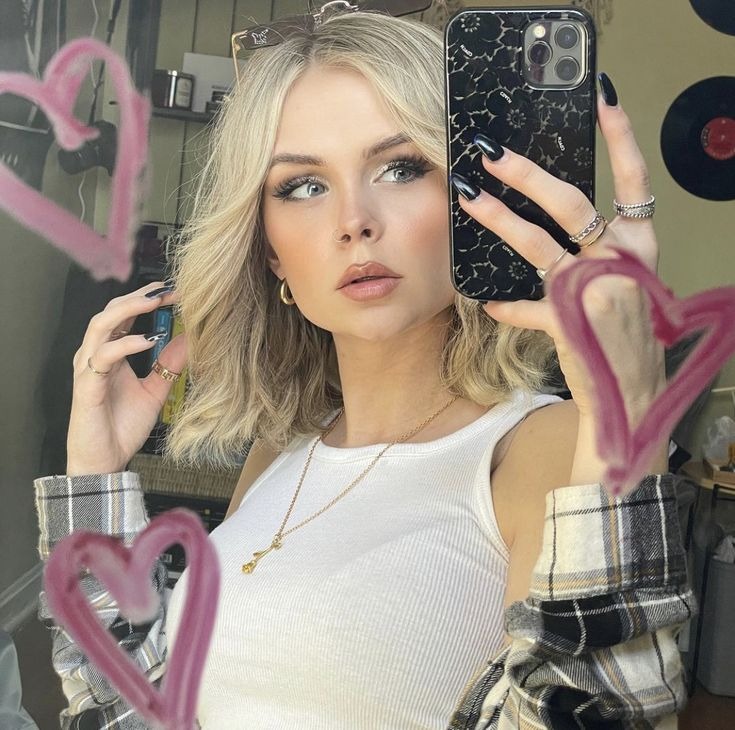 VictoriaToec's tweet photo. Some achievements feel even more special when you get to celebrate them with the person you love. https://t.co/SqHUSxbzdp