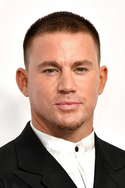poptime's tweet photo. AI QUE VERGONHA! Channing Tatum teve sua conta fake DESCOBERTA, onde ele vivia mandando shade para Harry Styles e Zoë Kravitz, sua ex noiva, além de diversos famosos.

Ele também vivia se elogiando pela própria conta. https://t.co/sjlZGrCDWE