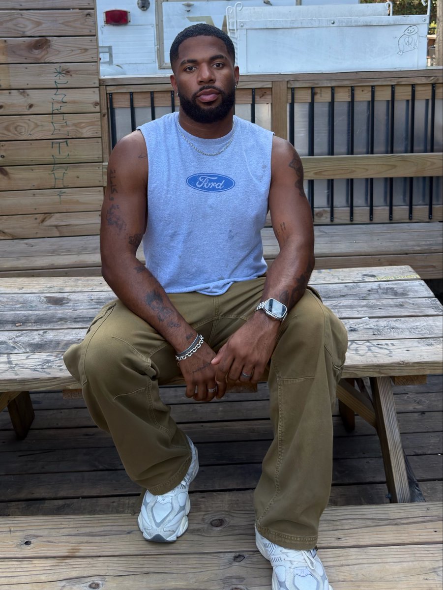 JussDeMarco's tweet photo. my arms getting bigger 😮‍💨 https://t.co/V1yFzn0yjC