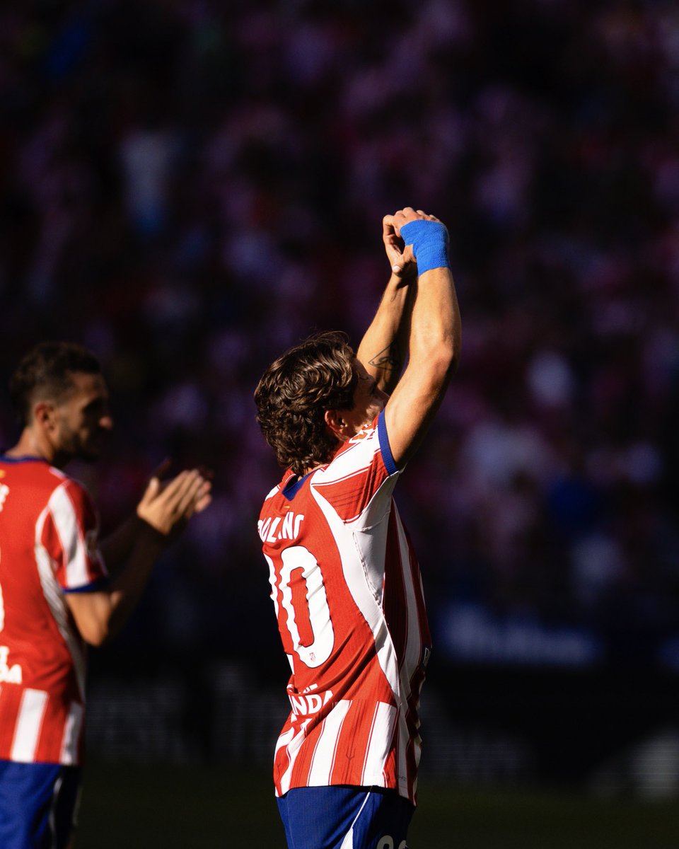 giulianosimeone's tweet photo. Qué victoria ❤️
Qué equipo 🤍
Qué afición ❤️
Te quiero, @Atleti https://t.co/Nx8hmYjZJa
