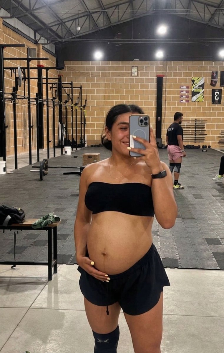 Kota7u7's tweet photo. #pregnant #pregnantwoman #pregnancy #embarazo #embarazada #pregnantart https://t.co/RXrvR3LVZM