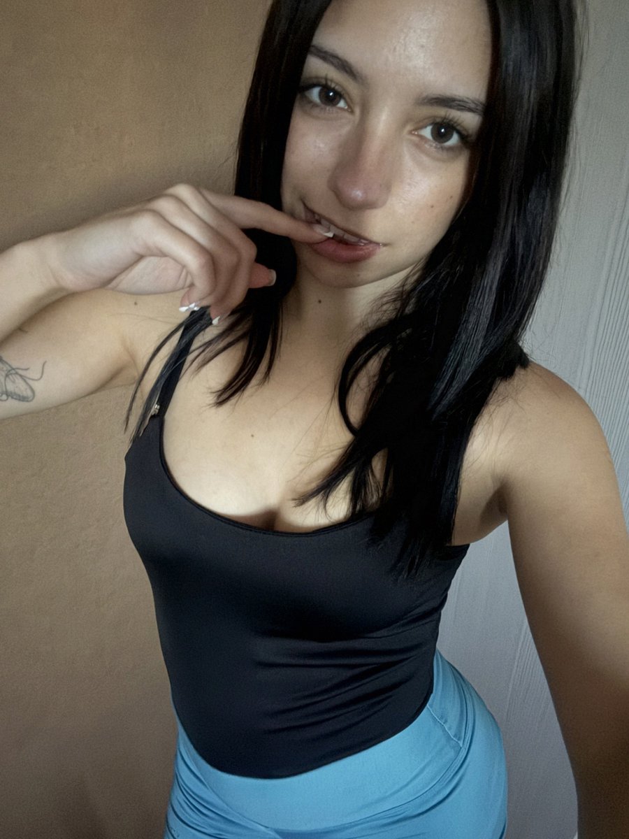 rubylunaa57's tweet photo. hey there 🥺✨ https://t.co/cOxG4fvrrQ