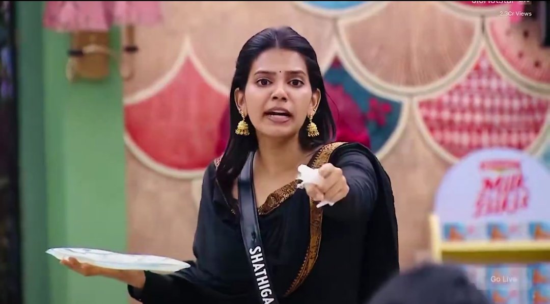 SriniMama1's tweet photo. Shatiga is straightforward, perfect!

But she gained a most of the support only through pointing Muniyammal mistake.

she rarely questioned others mistakes especially Shama's deal.

She never questioned her! 

Wait &amp; see! 

#BiggBossTamil10 https://t.co/1NlahLolJe