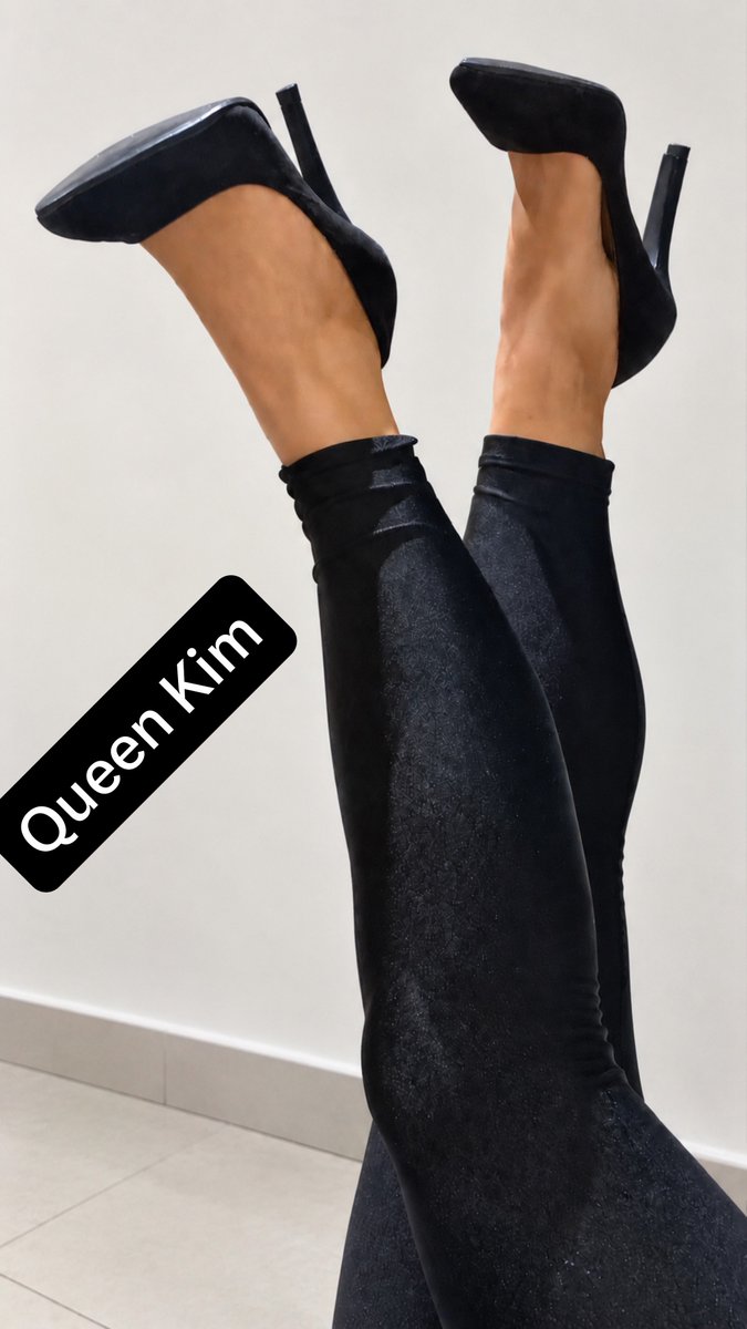 QueenKimWorld's tweet photo. To all those camping on my profile😌..  careful, obsession with your Queen has consequences😉👑

#femdom #goddess https://t.co/grBDuXFStY