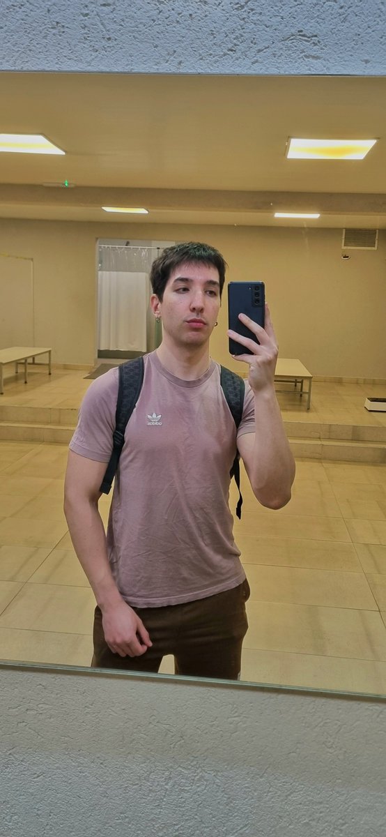 orkopiketero's tweet photo. 5k 🥳 celebratory post 

With shirt /without shirt https://t.co/wUyUggNtqY