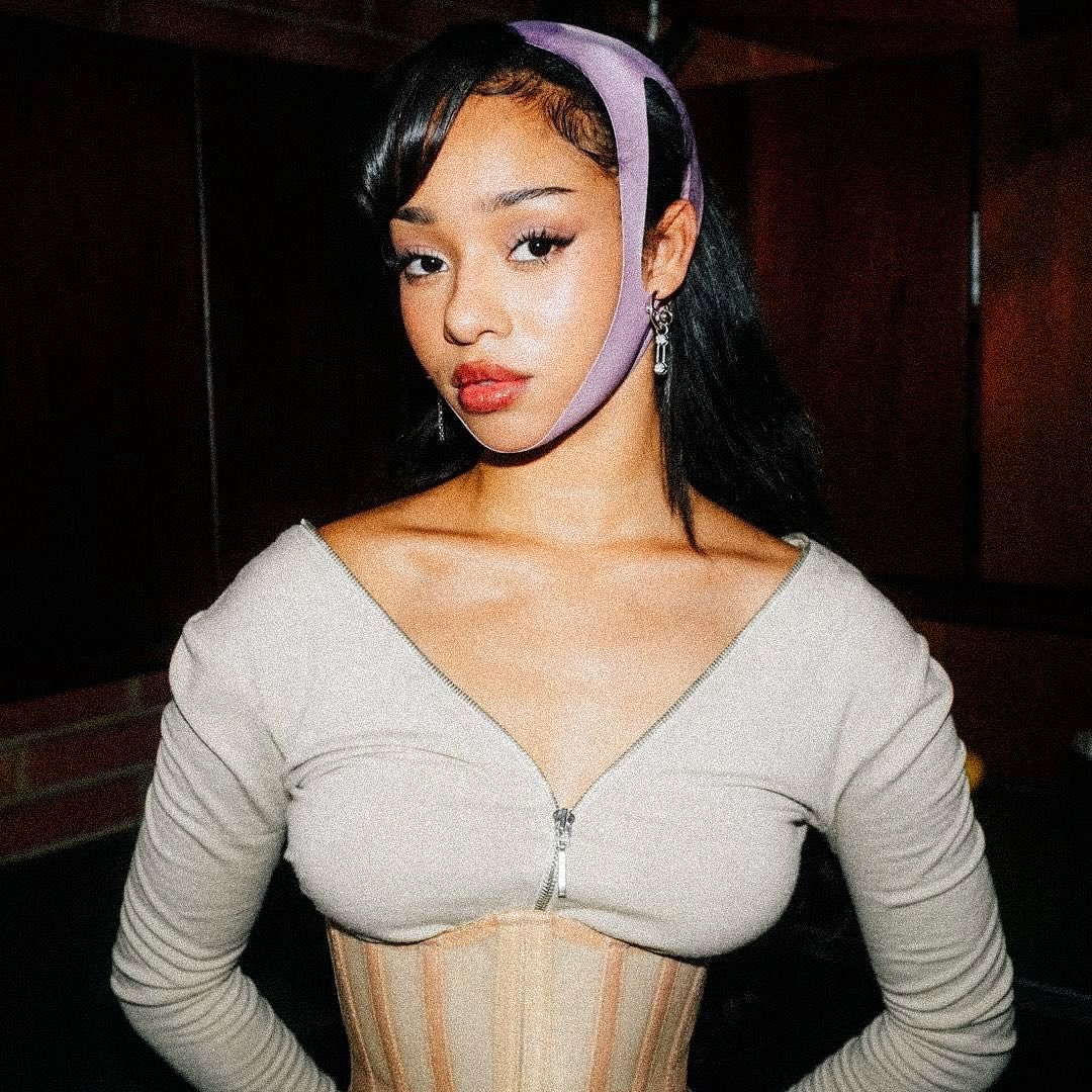 manonfeeds's tweet photo. meret manon. https://t.co/hl5drDg28W