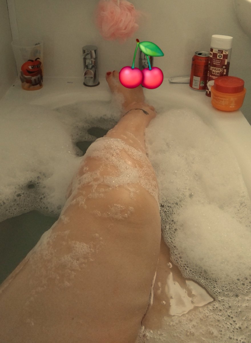 SpoilMissCherry's tweet photo. Who doesn't love a bubble bath? Nice long soak, who wants to come wash my back? 🌀😈🍒

#findom #fendom #paypig #piggy 
Shadowban so hashtags needed ✌️ https://t.co/iBK7s8hTlY