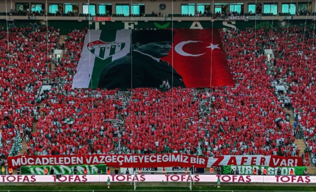 ibrahim_08's tweet photo. Bir Trabzonspor'lu olarak tarafımız belli olsun.
Kalbimizdesin Bursaspor. 💚🤍 https://t.co/3PiNe4s1ex