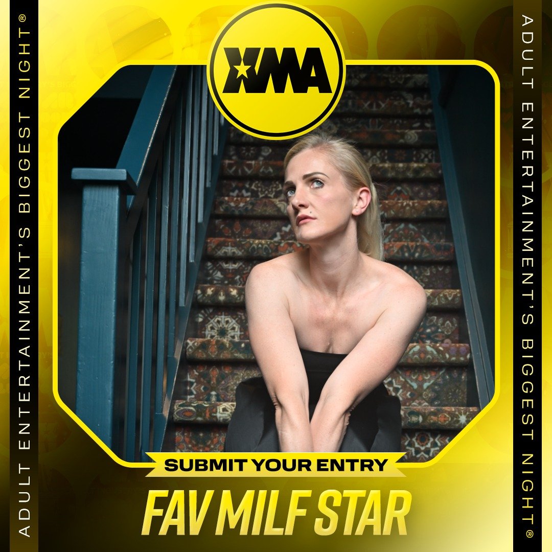 scarst_clair's tweet photo. Would any of my lovely followers vote for me? @XBIZ @X3social #favmilfstar https://t.co/rY1ybH6QPS https://t.co/ireE8e38gw