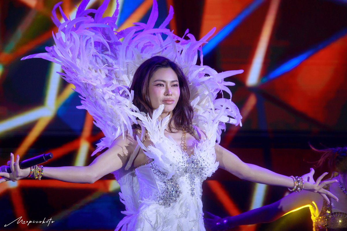 InfinityFSci's tweet photo. หนูรักคนสวยค่ะ สวยมากกกก ฮื่ออออ 

THE SOUND OF BEVERTONLIEW 
#BeverTonliewFanmeeting 
#กชเบล #gotchabell https://t.co/gUkDHaKuDf