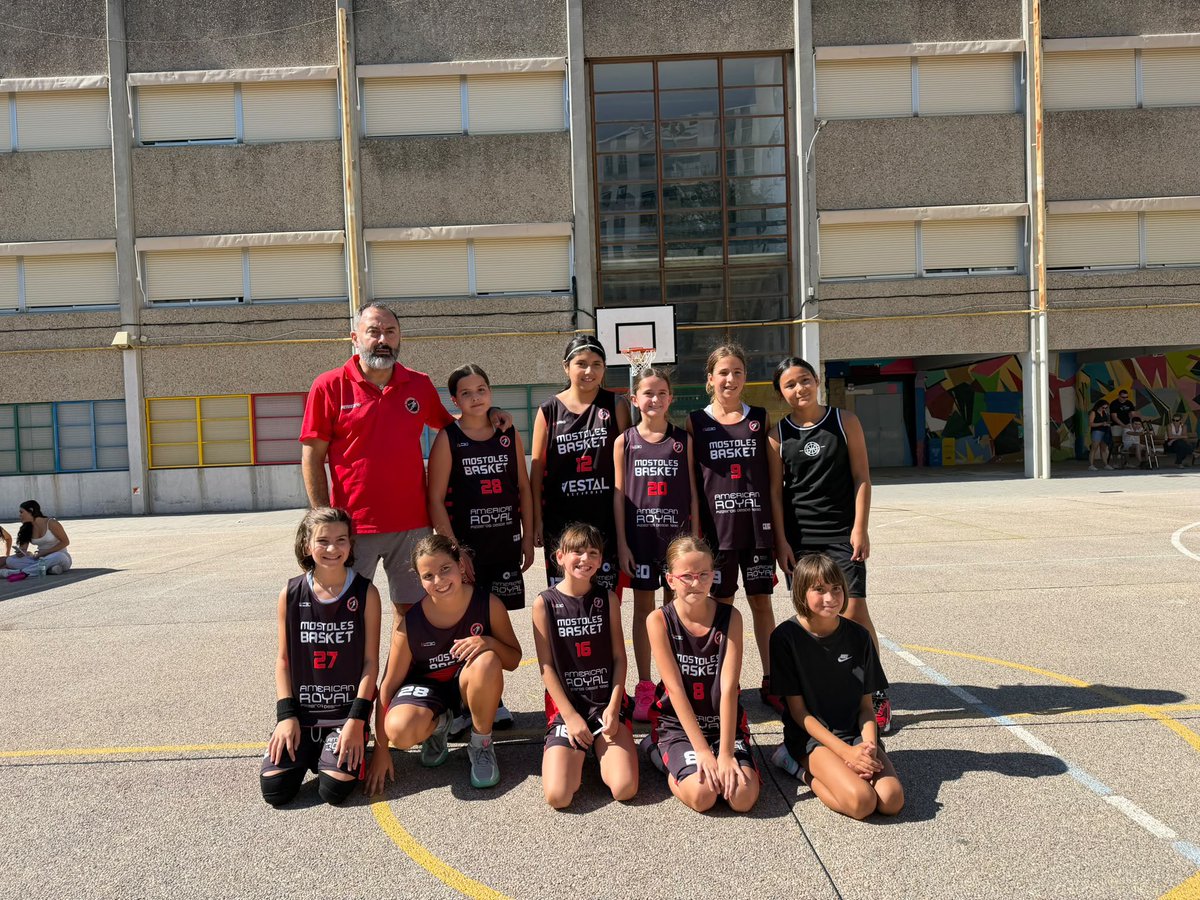 MostolesBasket's tweet photo. Esta mañana hemos participado en el IX Torneo FAndía 2026 organizado por @FEMENINALCORCON 

Gran toma de contacto de nuestro alevín femenino de cara al inicio de la competición federada.

Trabajamos día a día para seguir creciendo.

@deportesmost @PrensaSurMadrid https://t.co/Ps2kT9xK8x