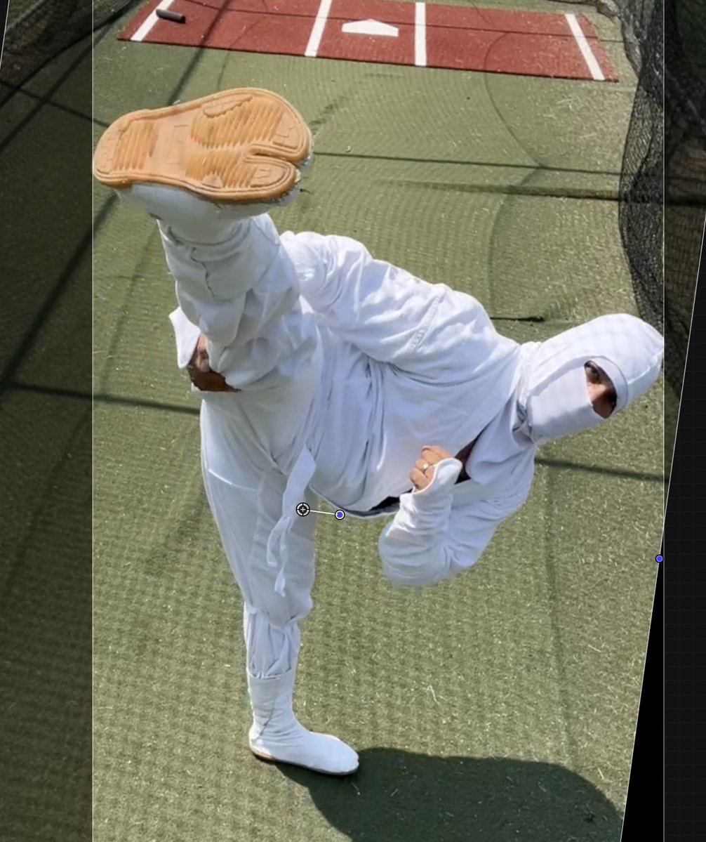 MexiNinjaBoi's tweet photo. A Shiro Ninja throwing his highest kicks at the camera to practice for his Ninja fam and tabi lover peeps.๐ฆถ๐ฅท๐ฝ๐๐ฅ
-
#ninja #whiteninja #kicks #flex #flexibility #tabiboots #kungfu #tabi #ninjatabi #whitetabi #white #martialarts #martialartist https://t.co/sR35DxlbTp