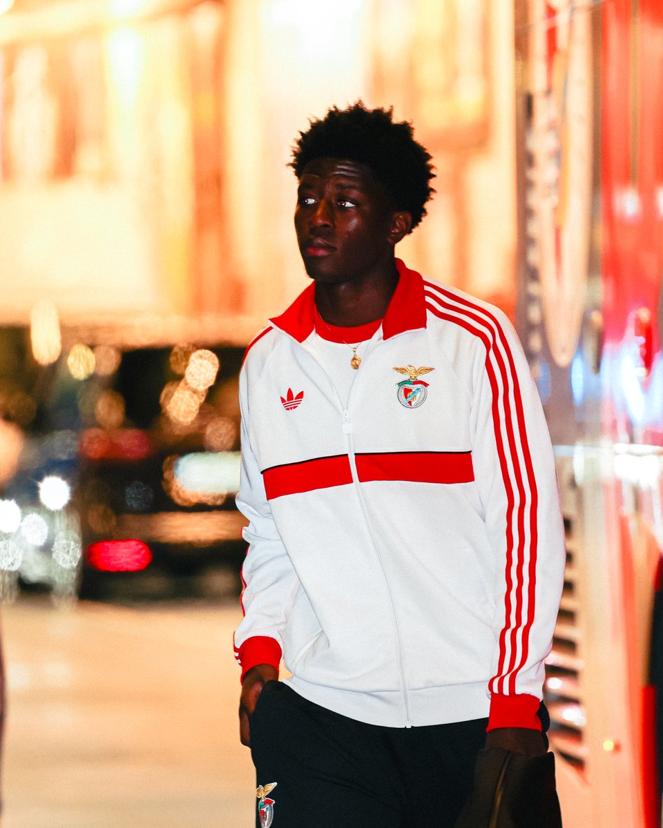 slbenfica_en's tweet photo. Arrival. 👊

#FCPSLB https://t.co/cwQeQ4rS40