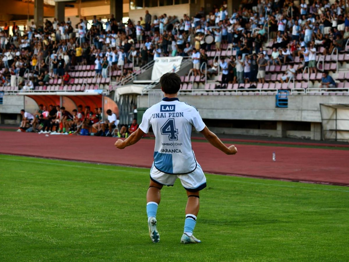 SD_Compostela's tweet photo. ✍️🩵🤍

💪 Dous golazos e tres puntos de ouro na nosa casa

Os nosos, de menos a máis, superaron ao @SestaoRC con dúas gadoupadas nos minutos finais, conseguindo o primeiro triunfo da tempada 🙌🙌🙌

👉 https://t.co/DPnqpzyQBN

📸 Amadeo Rey

#ComposSestaoRiver https://t.co/5XHvtTIuJk