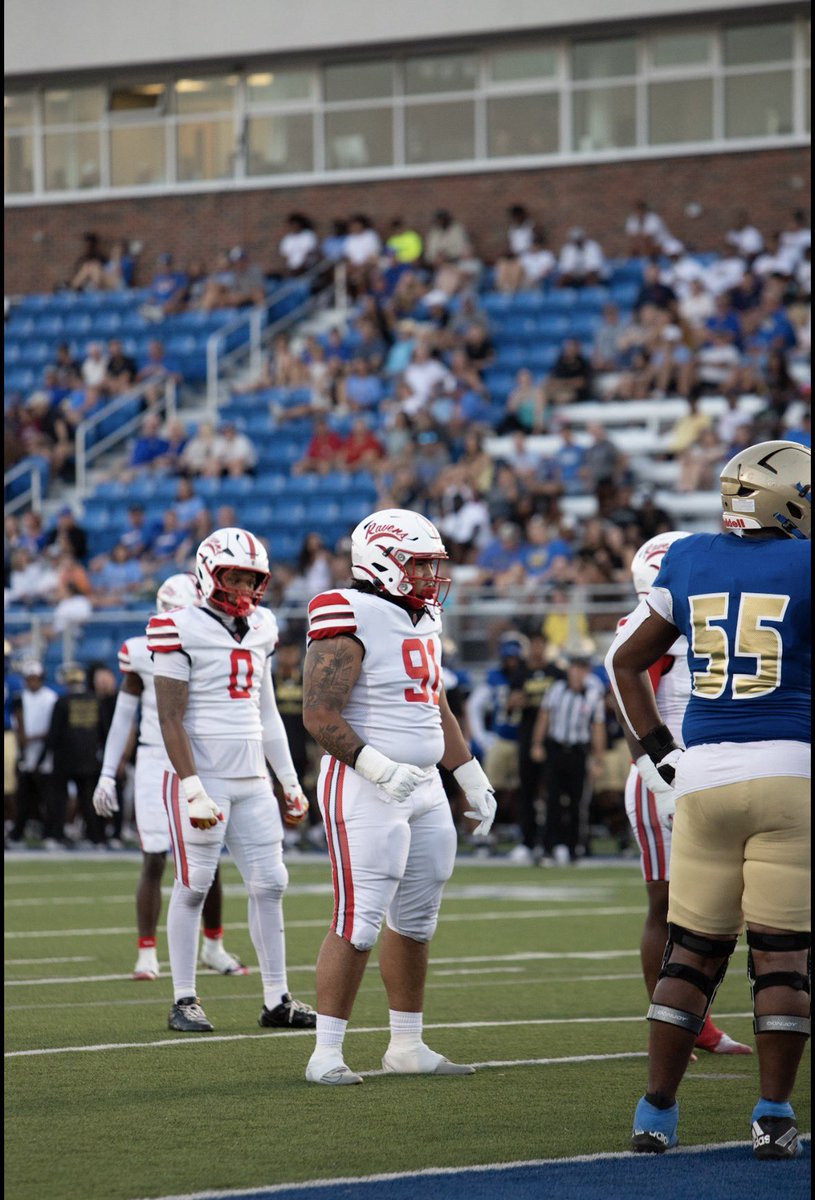 DeveriousT's tweet photo. Weeks 1-4🎥
H 6’2.5 w 305 
DT/NT 
3.6 GPA 
Full qualifier 
Film ⬇️⬇️⬇️
@Red_Raven_FB @RylandWidener99 @CoachYancy @GeBOW17 @CoachTAdams42 @JohnathanbRiley https://t.co/Hi9rVFAsCa
