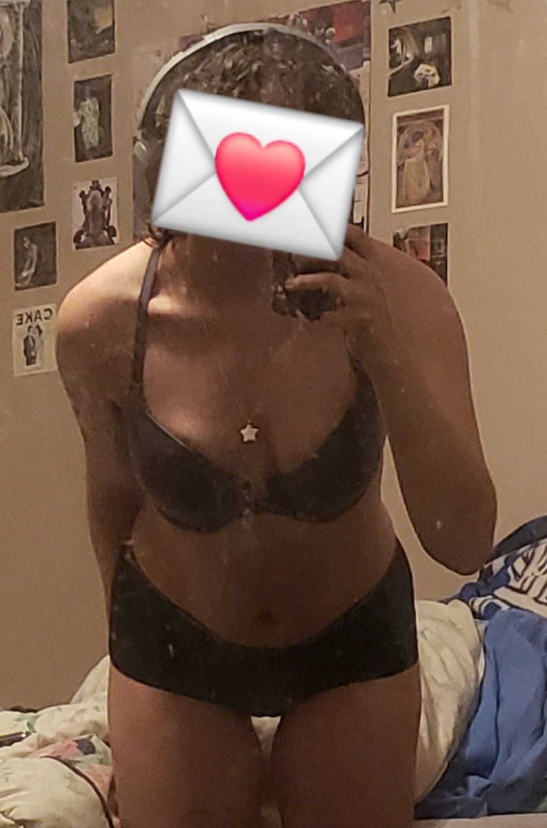 spideybites0's tweet photo. happy sunday <3 feeling needy n stupid so heres pics. anyways message me :P

#ftm #queer #sub #dom #horny #nsfw https://t.co/CkansMiyZ2