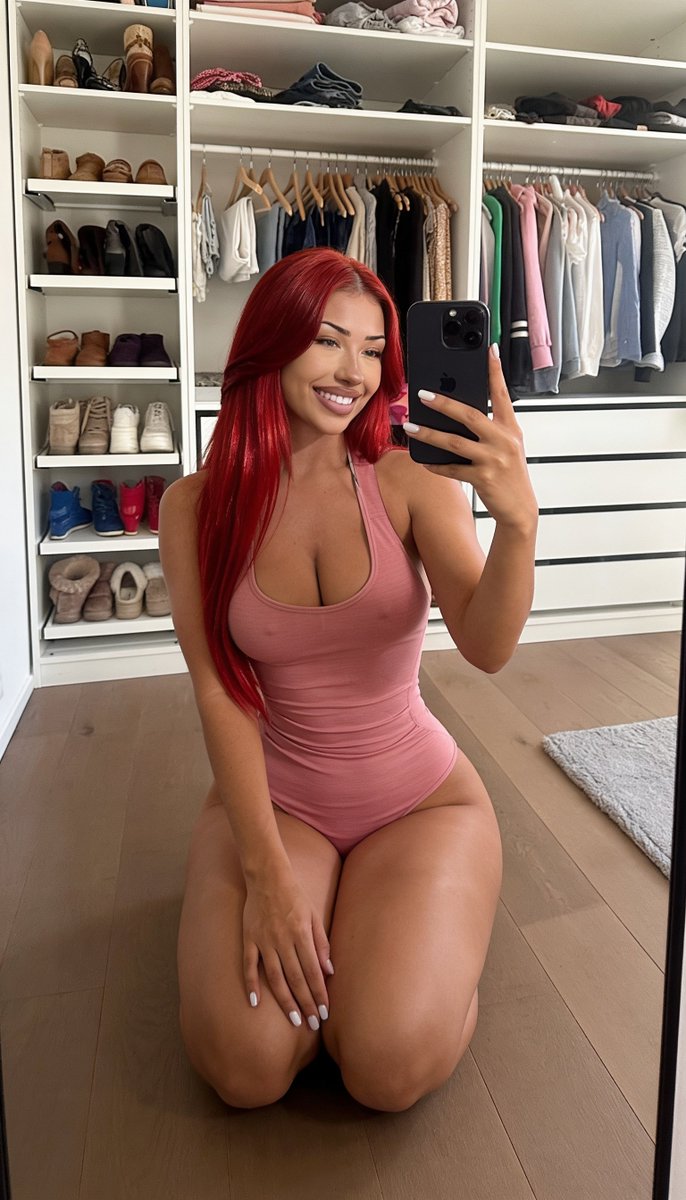 ItsEmberRhodes's tweet photo. Imagine I'm your roommate. Would you leave? 👀❤️ https://t.co/MNgKUeonwE