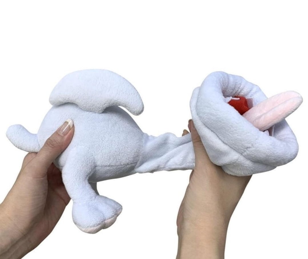 MidnightBoshi's tweet photo. Khezu is still the king of Monster hunter merchandise https://t.co/X4tGZ5HySw
