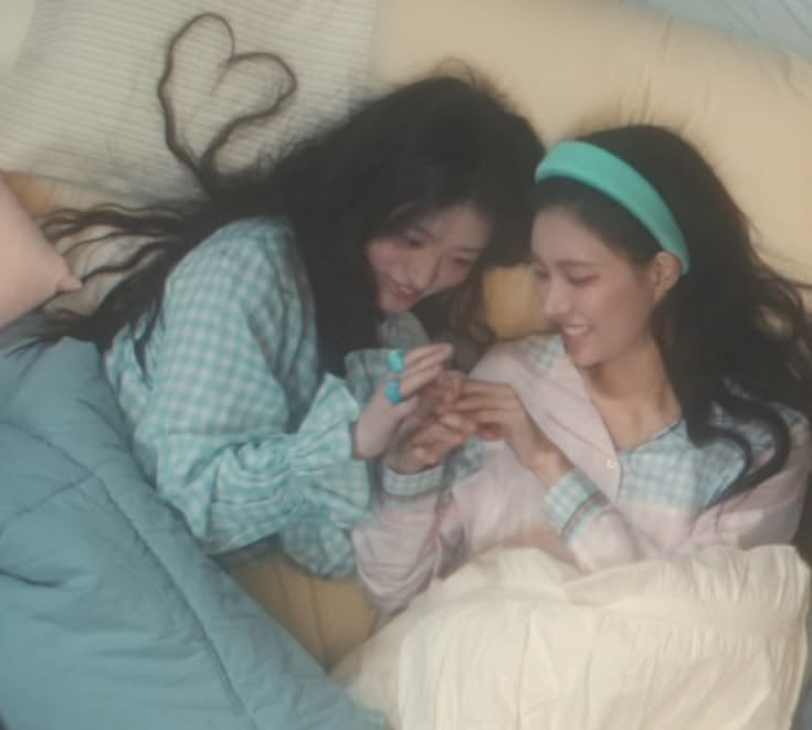 yuriiyunah's tweet photo. HOW COULD I FORGET https://t.co/9ZGYtBpQsg