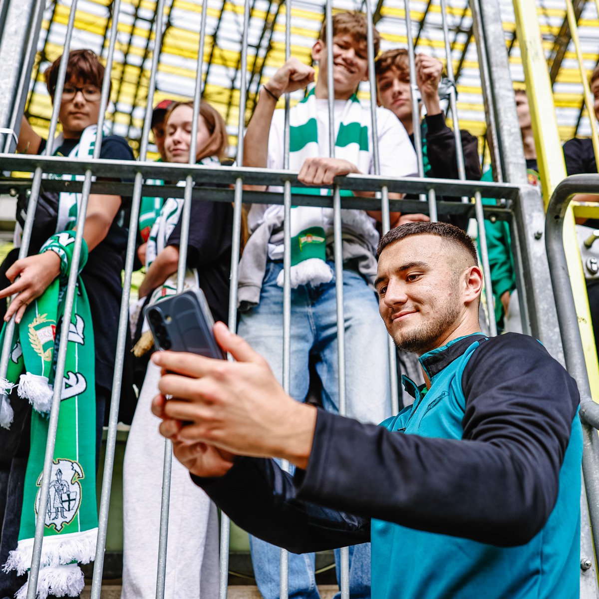 LechiaGdanskSA's tweet photo. No dobra, kto upolował najlepszą fotkę? 👀

#LGDSTM https://t.co/gtZKy3D6gL