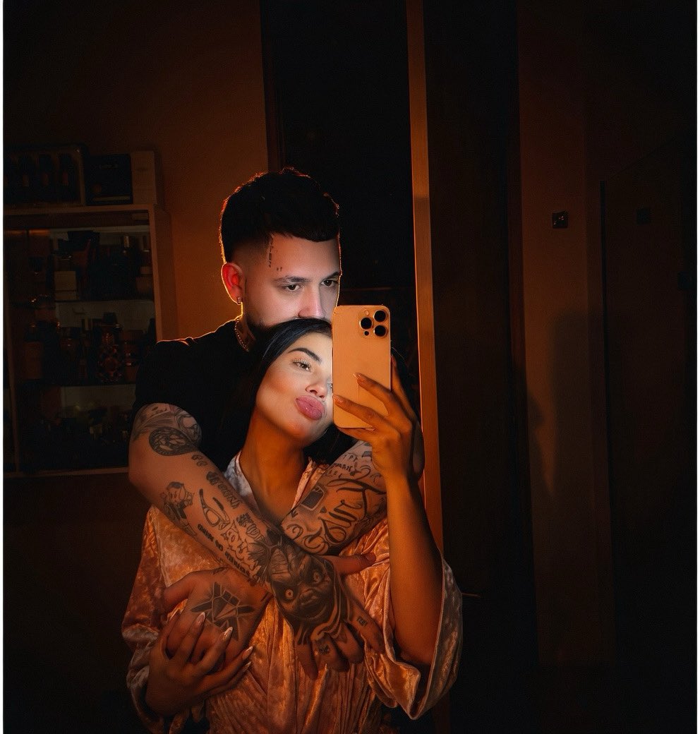 Kariangels7's tweet photo. Tan bellos, Dios los siga manteniendo juntos. ♥️✨💋🌹 https://t.co/wvEESSAen0