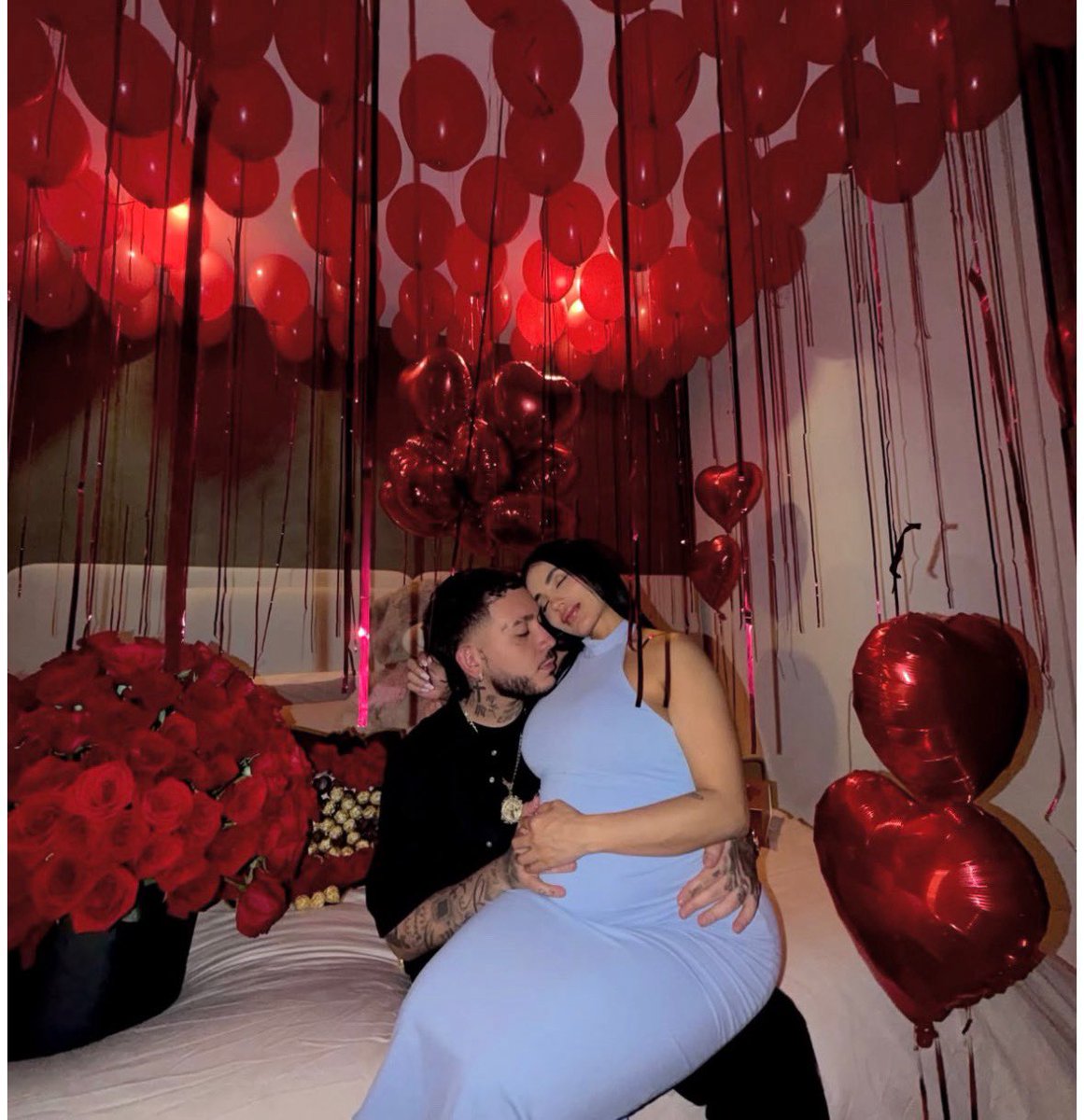 Kariangels7's tweet photo. Tan bellos, Dios los siga manteniendo juntos. ♥️✨💋🌹 https://t.co/wvEESSAen0