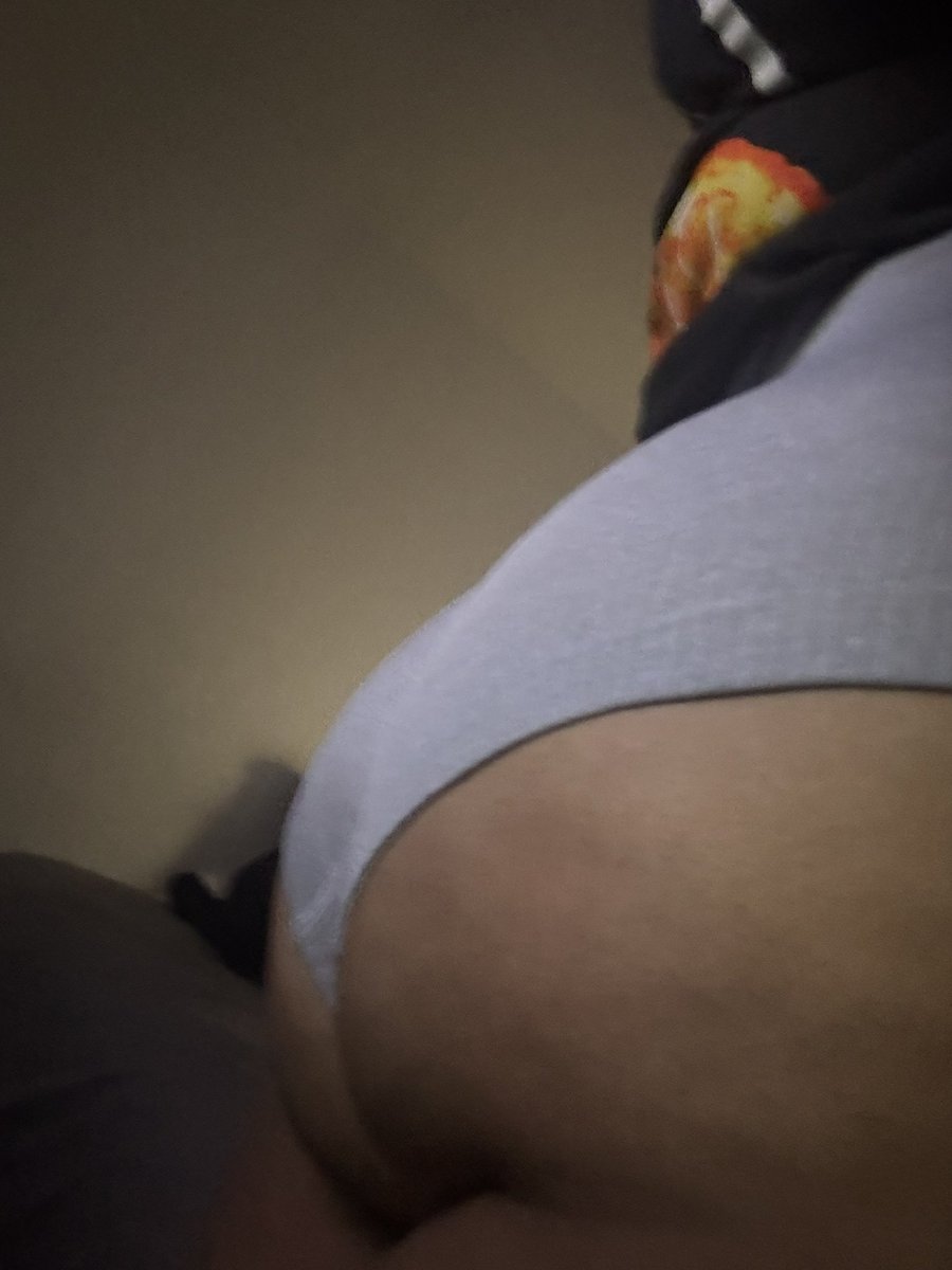 shegetswet247's tweet photo. you like what you see?🫦🫦 #afterdark #fatass https://t.co/bMnvIdZ8rs