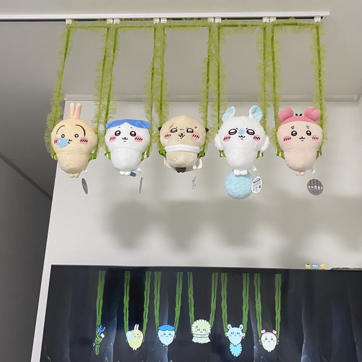 CheburaToGena's tweet photo. これから家を建てる方へ🏠
使うかわからないライティングレールは念の為につけておいた方がいいです🙆🏻‍♀️
昆布絞めしたい時、役に立ちます✌️

#ちいかわ 
#昆布絞め
#イヤーヤダヤダ 
#ちいかわ映画 https://t.co/vX1IH1kTYc