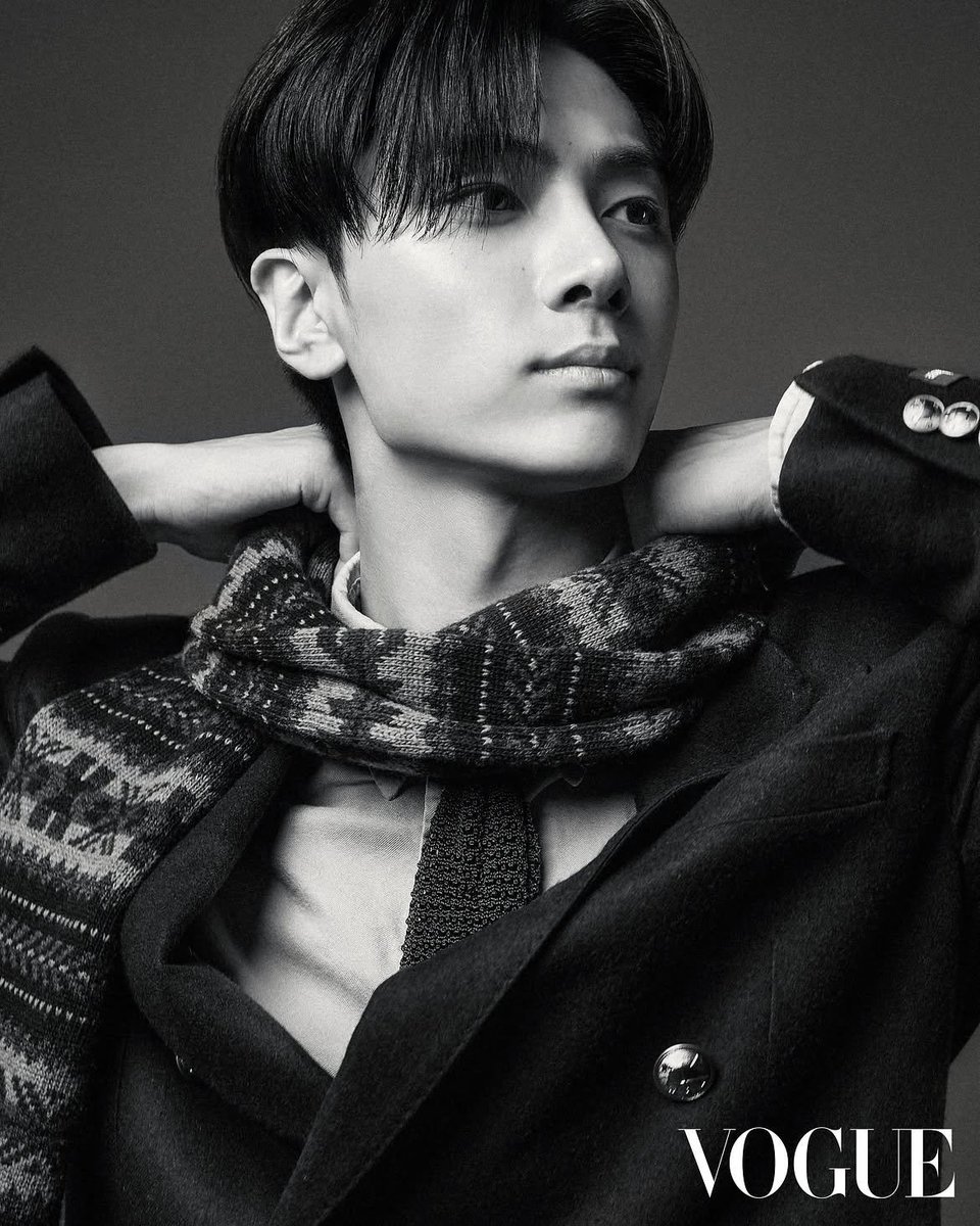 longwaysout's tweet photo. Noir-esque for Vogue. https://t.co/oXvOg2PyTD