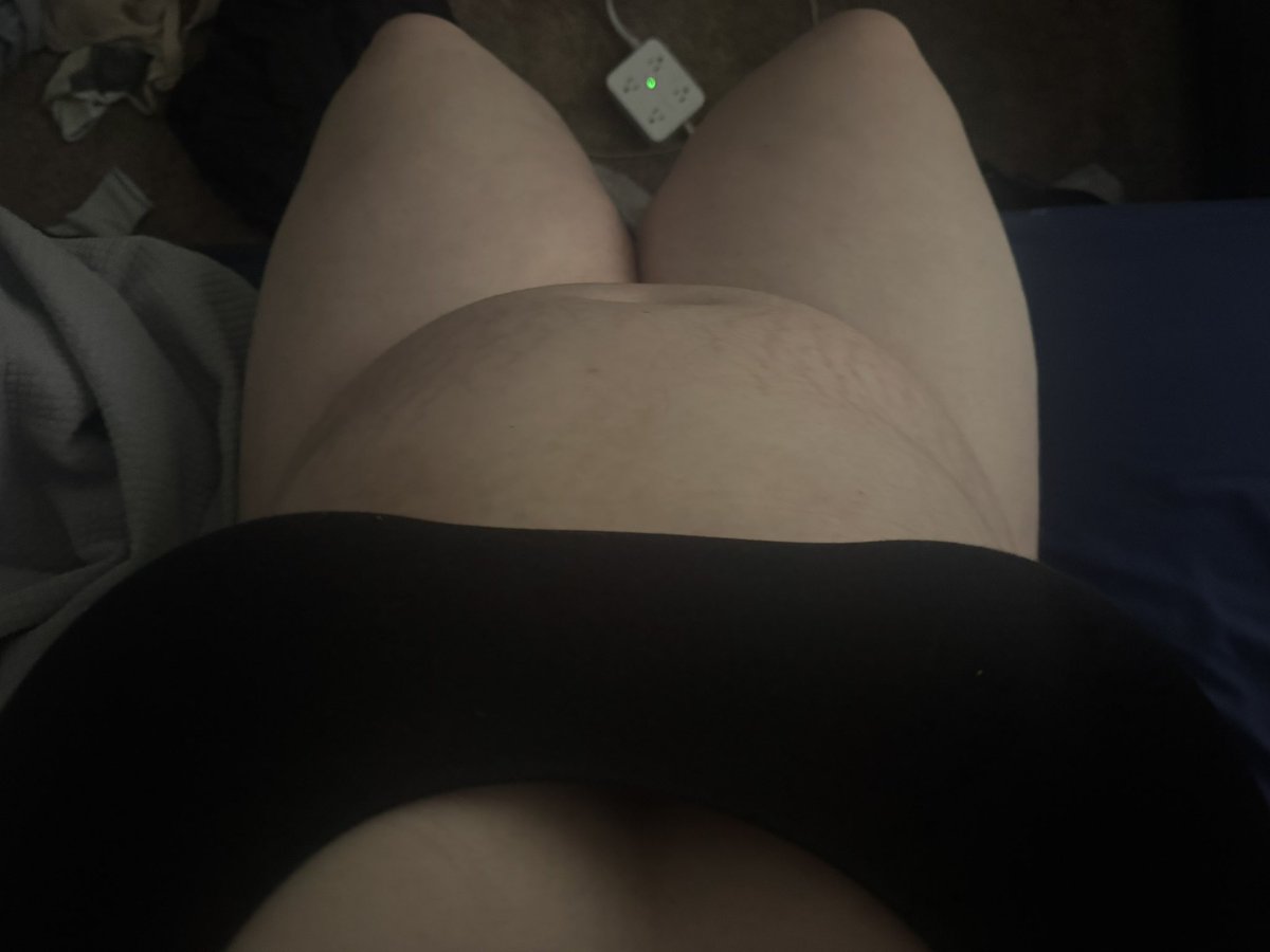 queenofcushion's tweet photo. My tummy takes up a decent amount of space in my lap https://t.co/d6on55Mnn4