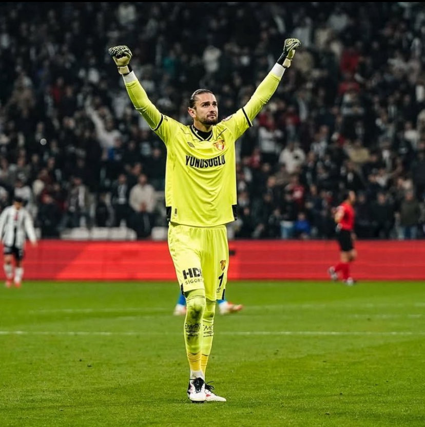suleymn1925's tweet photo. En Göztepe li siz olun ama ben bu üçünü Halısaha da bile oynatmam https://t.co/aJ7SfbNsIV