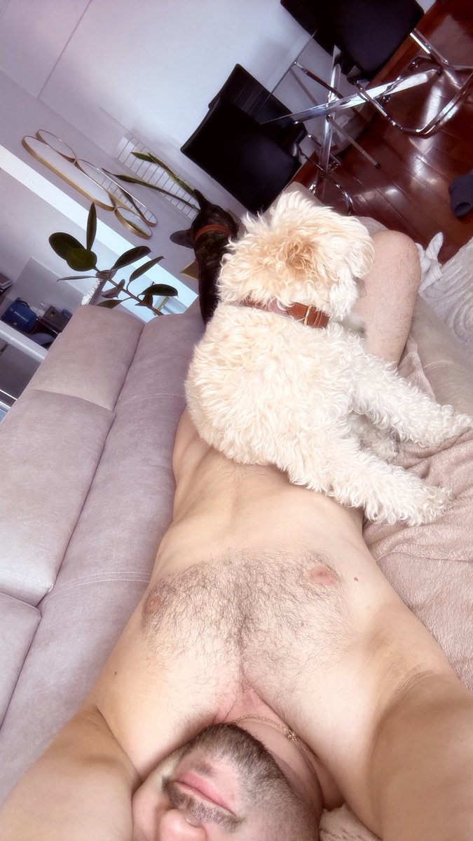 JOSMUZ's tweet photo. Los domingos son para estar así. Y no pienso discutirlo https://t.co/TbkonwyFYf
